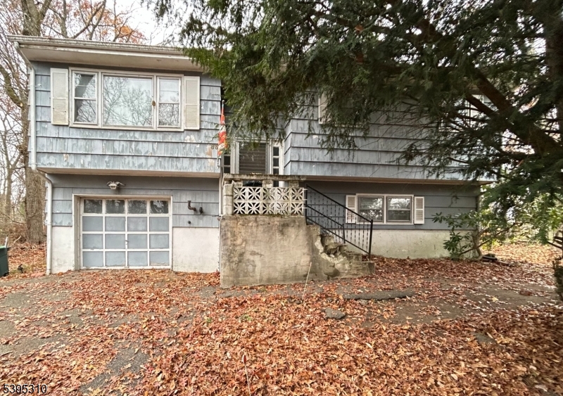 86 Unger Ave, Hopatcong Boro, NJ 07874