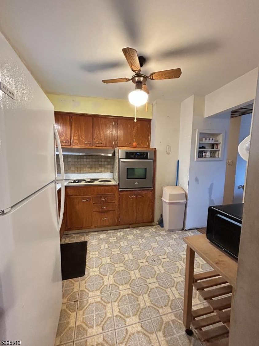 Hopatcong Boro, NJ 07874,86 Unger Ave