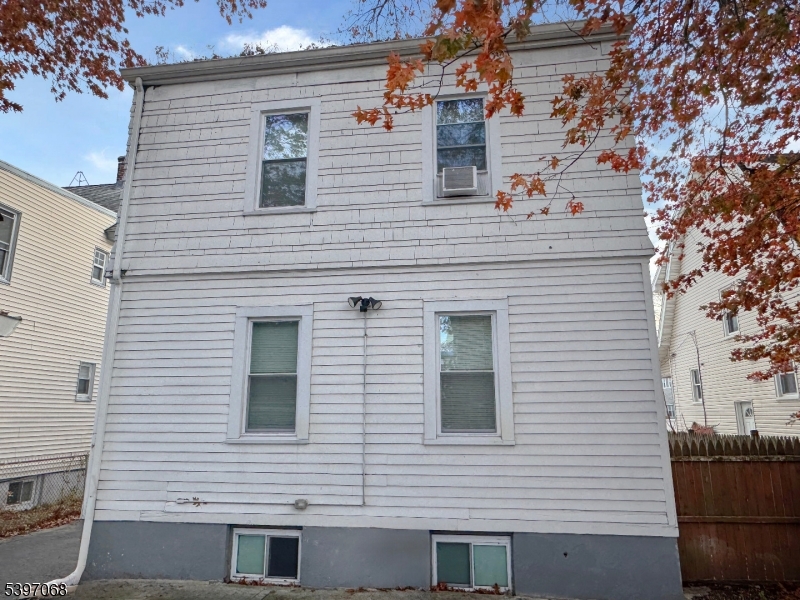 Newark City, NJ 07106,183 Ellery Ave