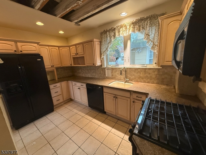 Cranford Twp., NJ 07016,33 Wall St