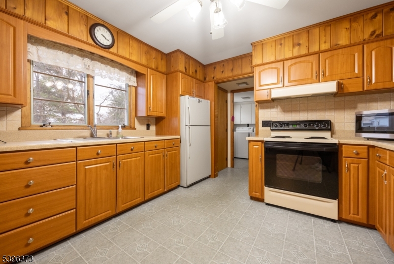 Flemington Boro, NJ 08822,81 Elwood Ave