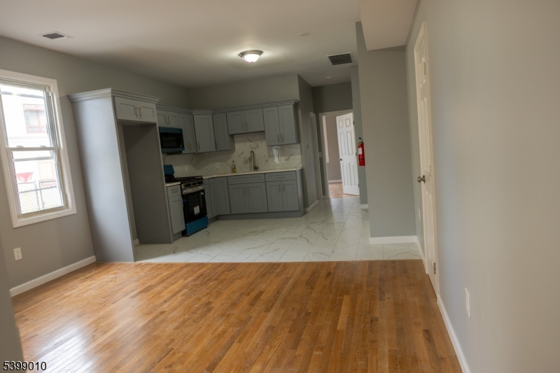 Irvington Twp., NJ 07111,59 Campfield St #1L