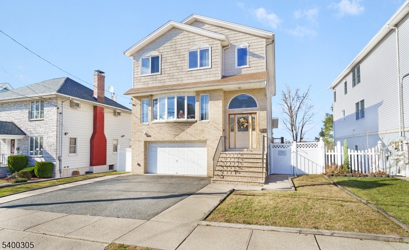 17 Pleasant Pl, Kearny Town, NJ 07032