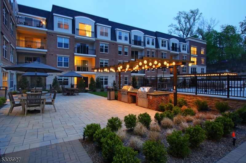 Morristown Town, NJ 07960,30 Court St  G 406