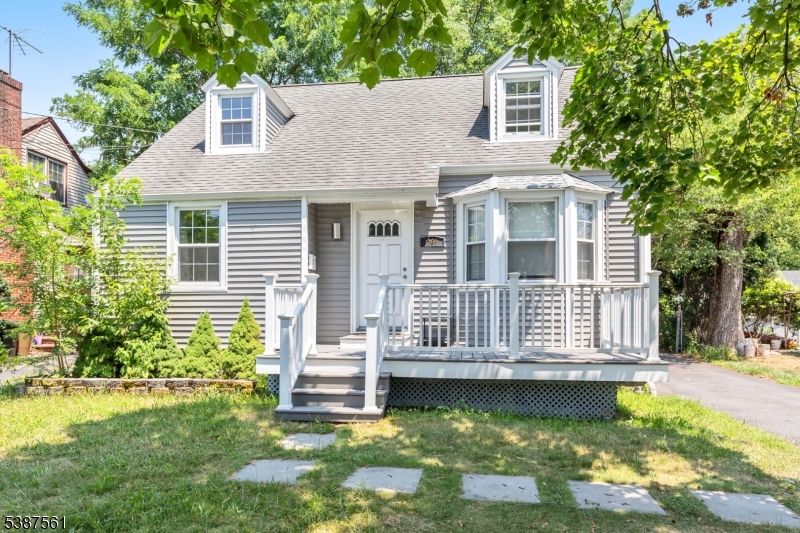 261 New Market Rd, Dunellen Boro, NJ 08812