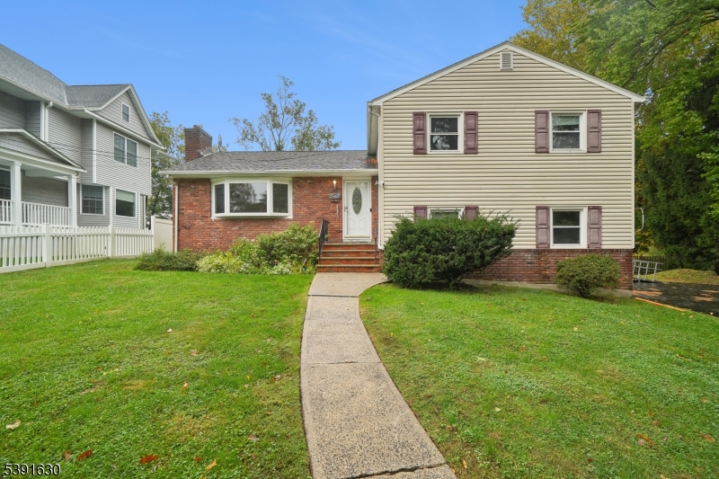 2 Pine St, Cranford Twp., NJ 07016