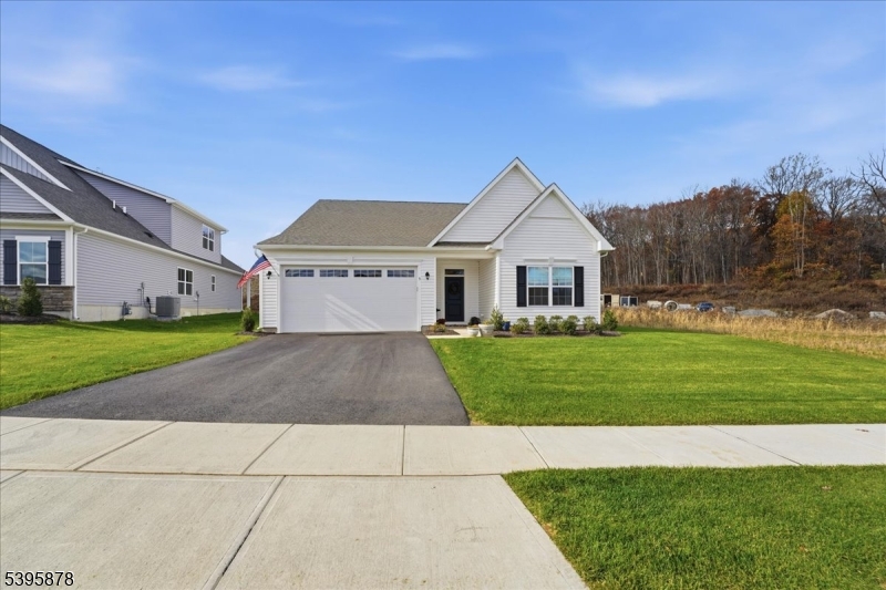 5 Thomas Knoll Blvd, Mansfield Twp., NJ 07865