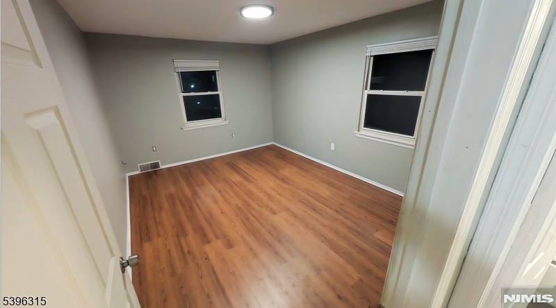 Newark City, NJ 07106,196 Tuxedo Pkwy #1