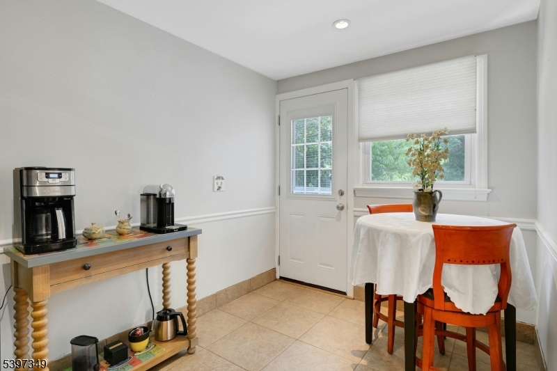 Summit City, NJ 07901,41A Middle Ave