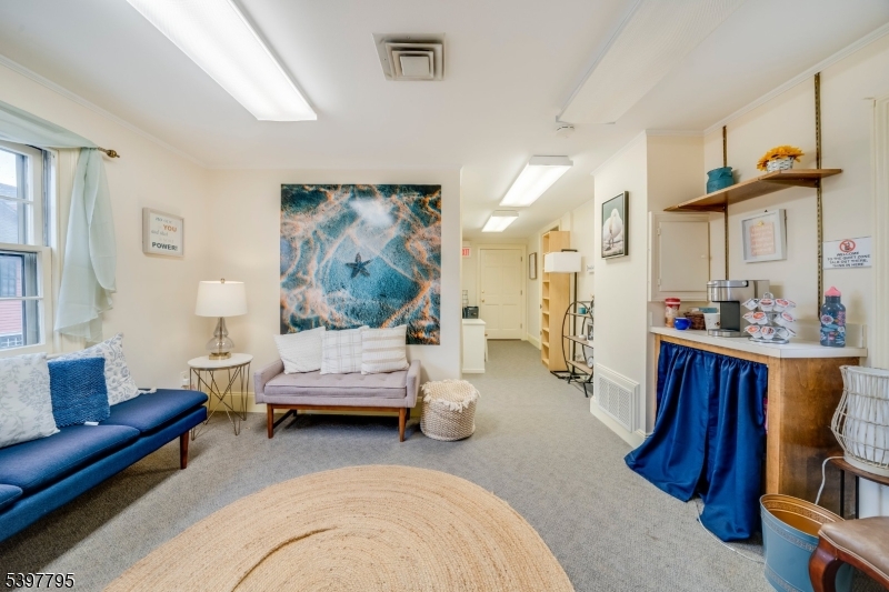 Chatham Boro, NJ 07928,186 Main St