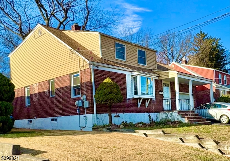 Bergenfield Boro, NJ 07621,48 Sussex Rd