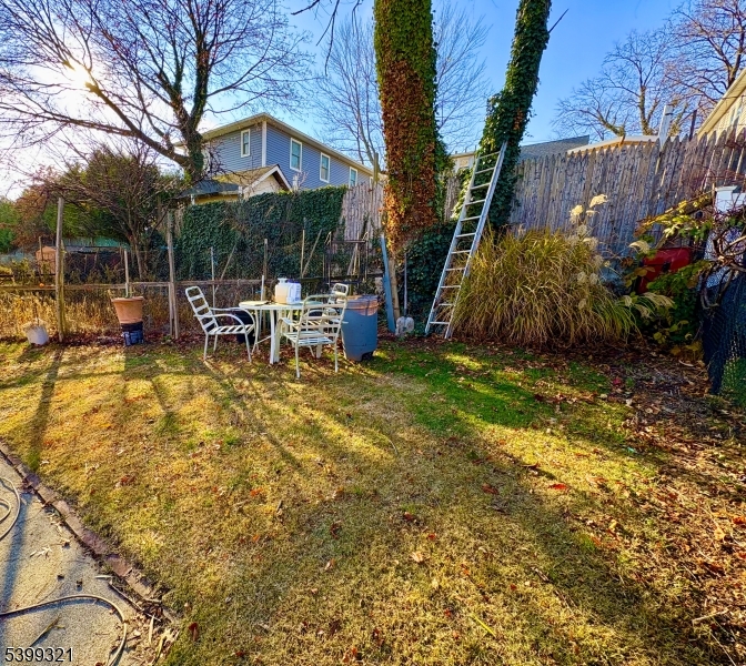 Bergenfield Boro, NJ 07621,48 Sussex Rd