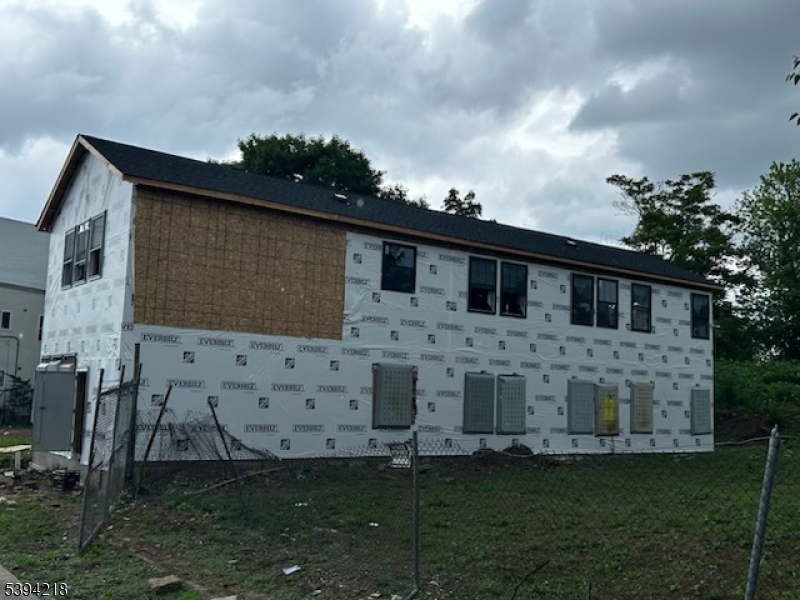 Newark City, NJ 07103,552 S 11Th St