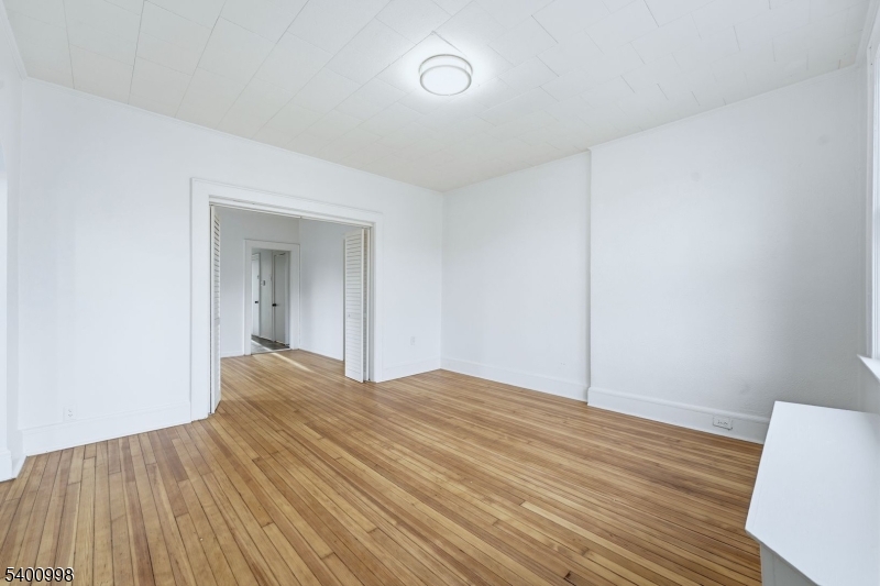 Belleville Twp., NJ 07109,71 Newark Ave