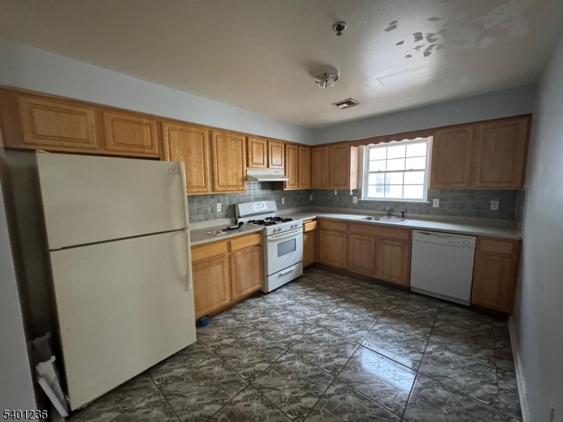 Newark City, NJ 07103,17 Norfolk St