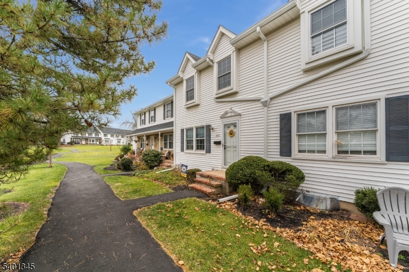 2103 Jamestown Cmn, Hillsborough Twp., NJ 08844