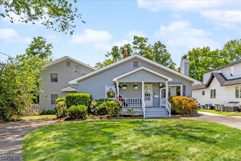 3 Sutphin Ave, Matawan Boro, NJ 07747