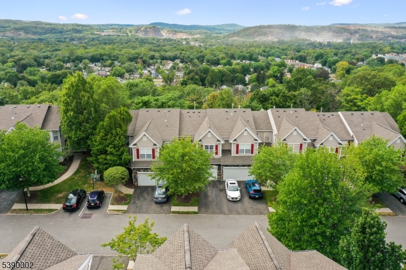 222 Ridge Dr, Pompton Lakes Boro, NJ 07442