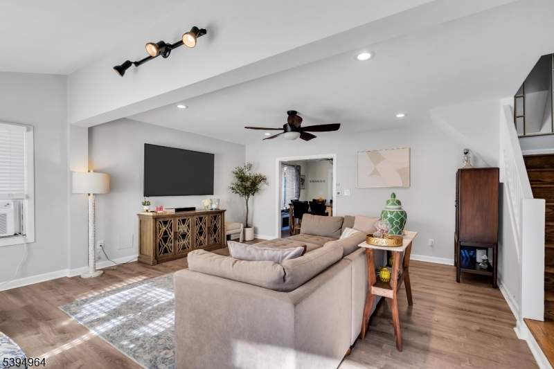 Roselle Park Boro, NJ 07204,201 E Lincoln Ave