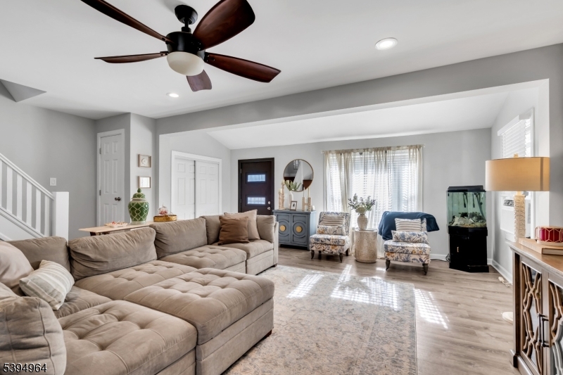 Roselle Park Boro, NJ 07204,201 E Lincoln Ave