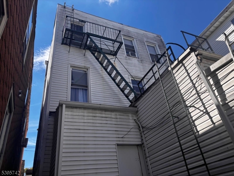 Union City, NJ 07087,414 24Th St