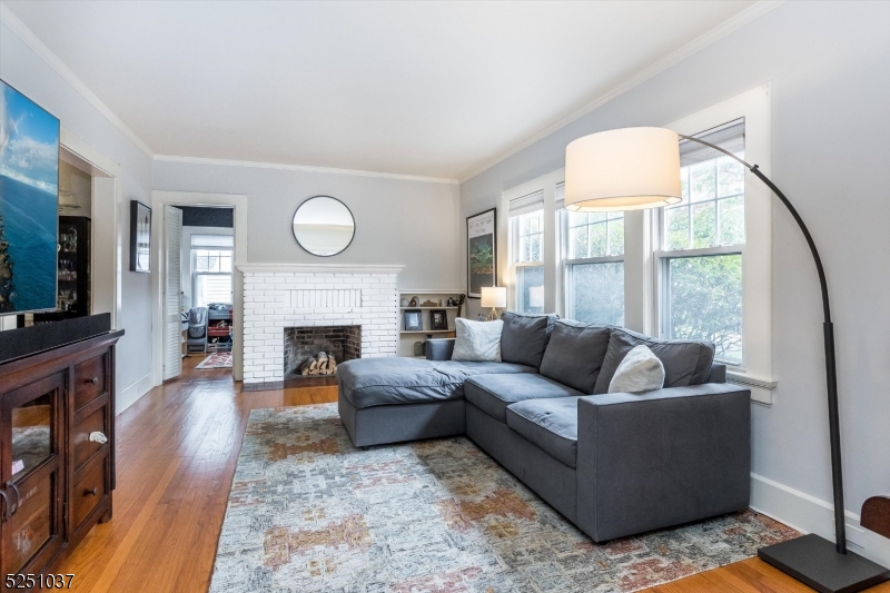 Montclair Twp., NJ 07043,75 Gordonhurst Ave