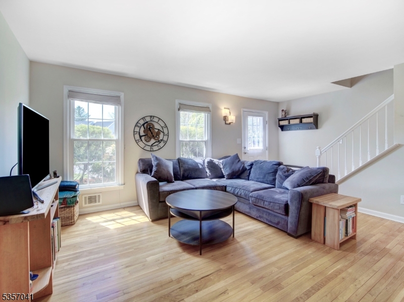 Mendham Boro, NJ 07945,77 Hampshire Dr