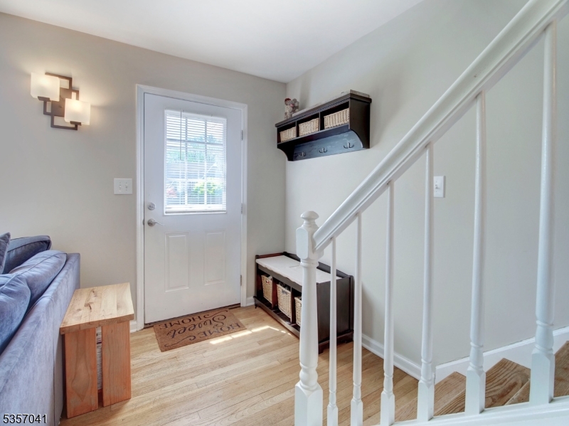 Mendham Boro, NJ 07945,77 Hampshire Dr