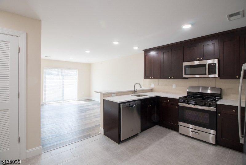 Union Twp., NJ 07083,1664 Stuyvesant Ave #306