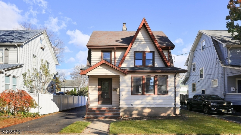 Roselle Park Boro, NJ 07204,619 Spruce Street