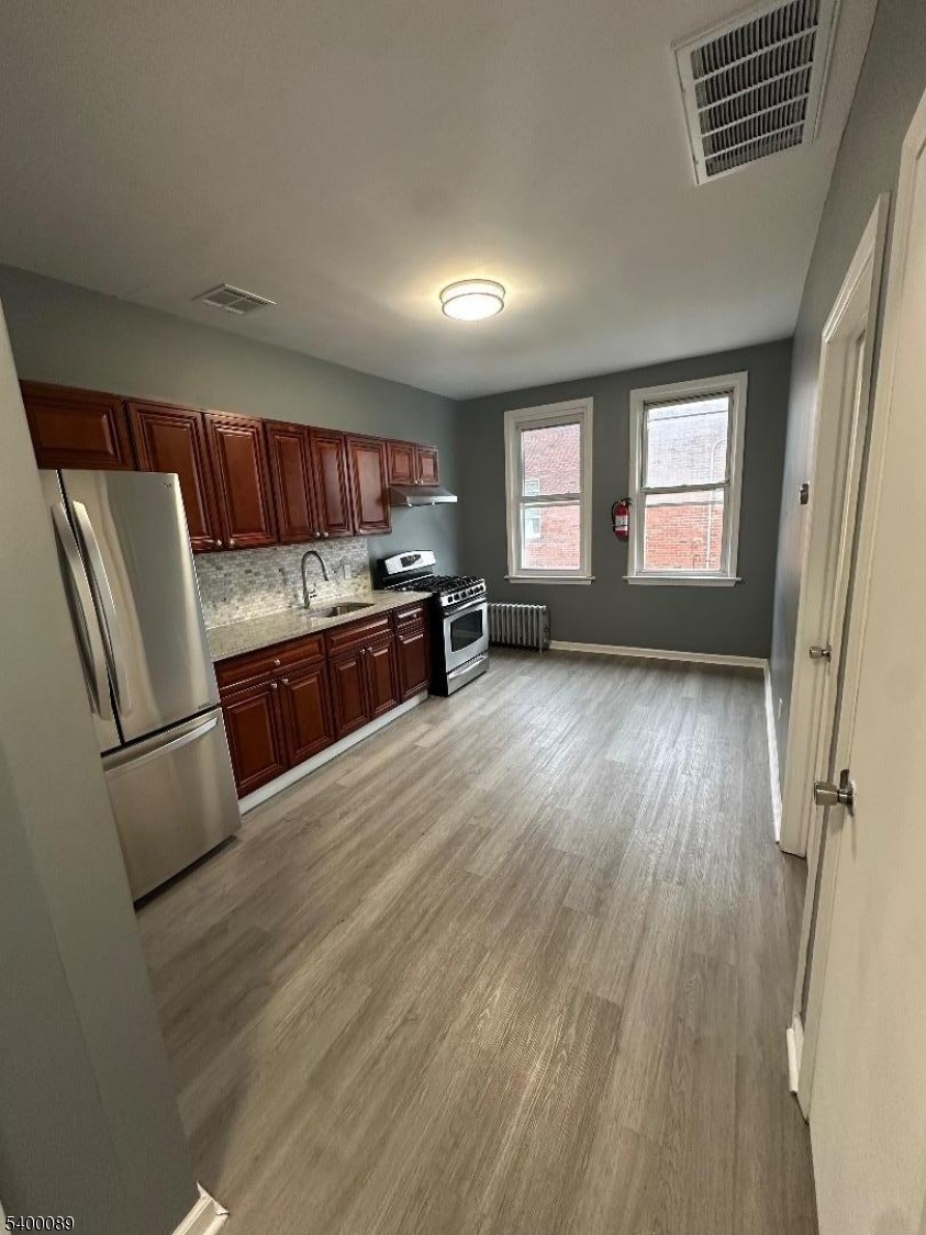 Paterson City, NJ 07524,255 E 16Th St