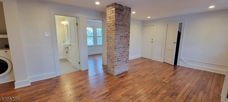 Bloomfield Twp., NJ 07003,18 Olive Street 3