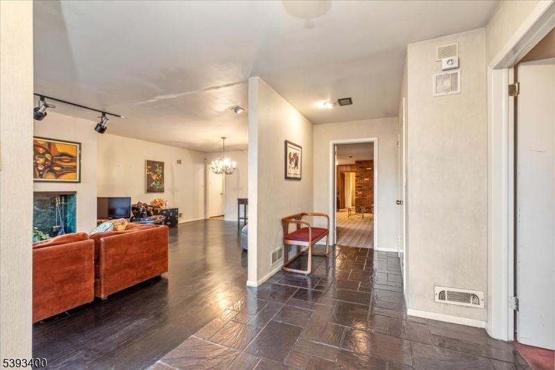 Plainfield City, NJ 07060,1066 Allenwood Dr