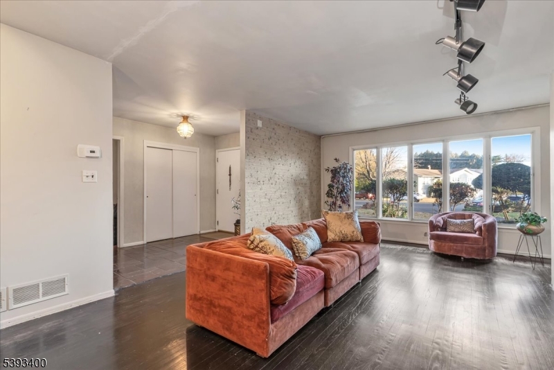 Plainfield City, NJ 07060,1066 Allenwood Dr