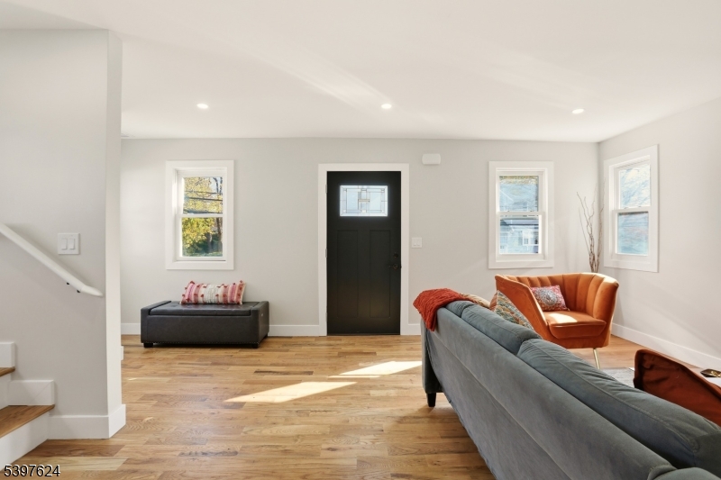 Bloomfield Twp., NJ 07003,68 Bell St