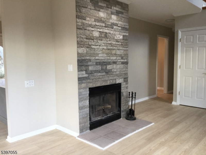 Roxbury Twp., NJ 07850,592 Dell Rd