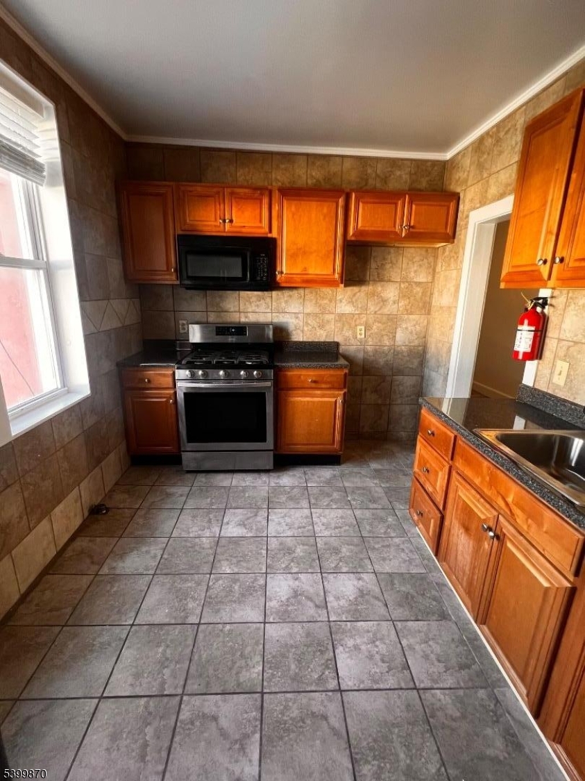 665 Bloomfield Ave #1, West Caldwell Twp., NJ 07006