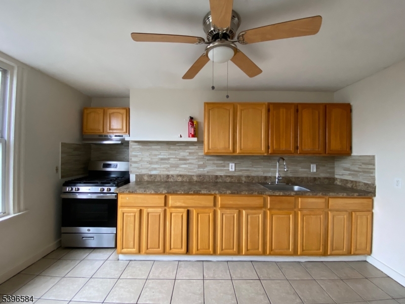 Newark City, NJ 07108,130 Milford Ave #1