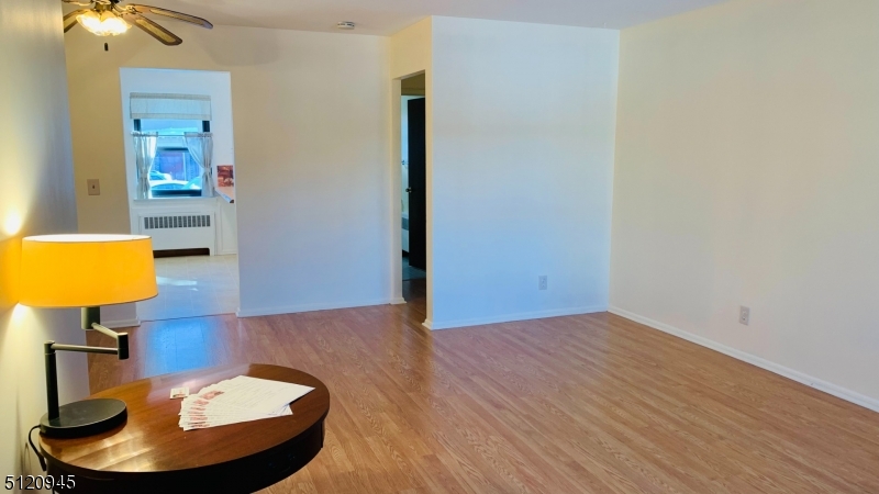 Westfield Town, NJ 07090,39 Sandra Circle #B 4