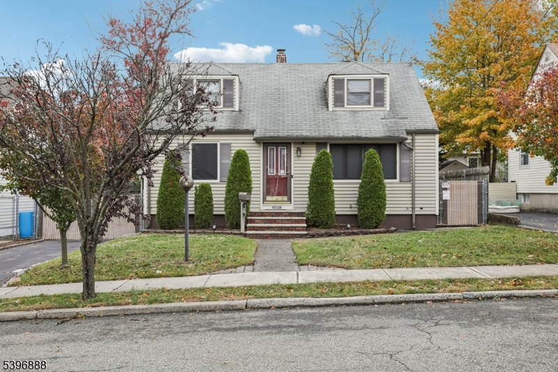 19 Orange Ave, Elmwood Park Boro, NJ 07407