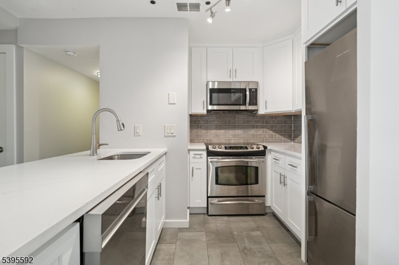 Bedminster Twp., NJ 07921,22 Tansy Court