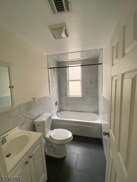 Irvington Twp., NJ 07111,256 21St St