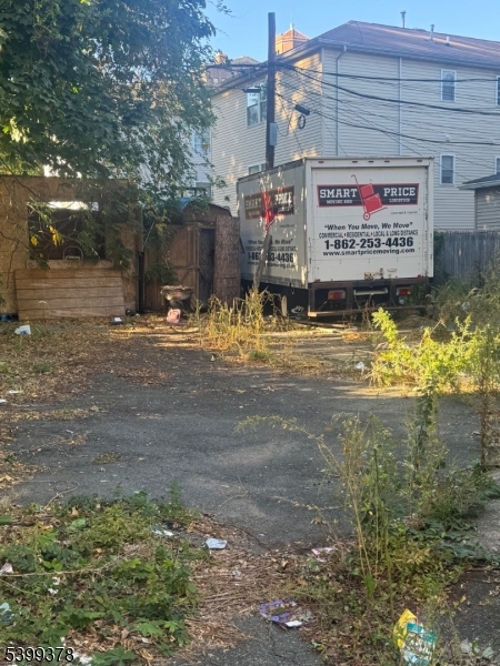 East Orange City, NJ 07017,61 Lincoln St