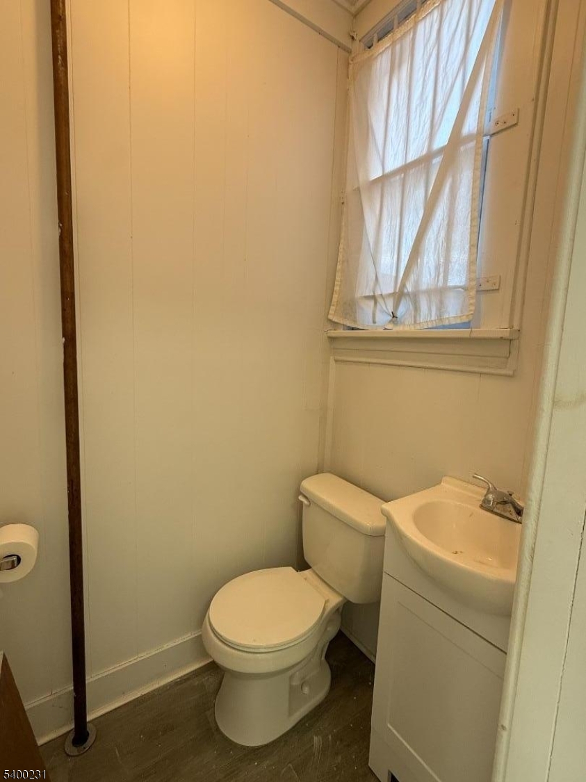 Clifton City, NJ 07011,247 Lakeview Ave