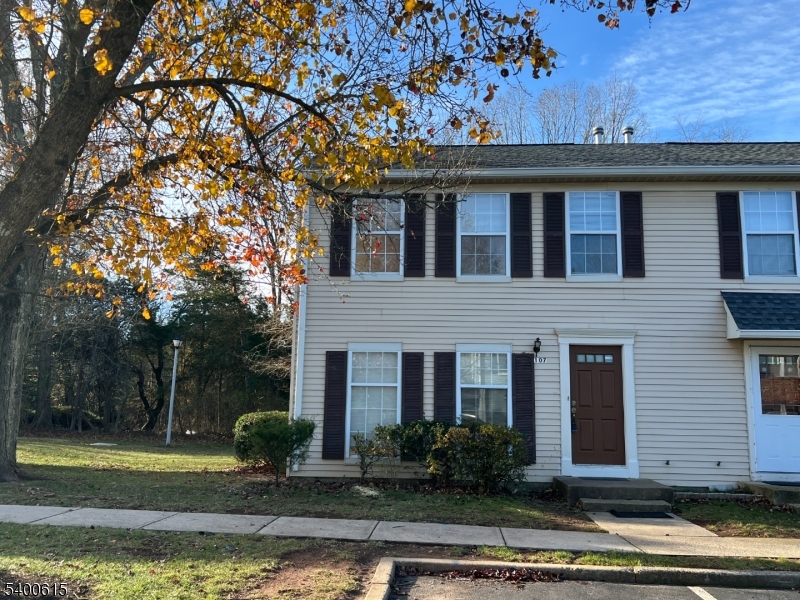 107 Prestbury Ln, Franklin Twp., NJ 08873