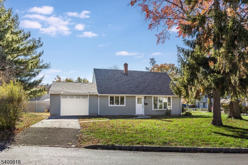 Little Falls Twp., NJ 07424,1 Pine Ct