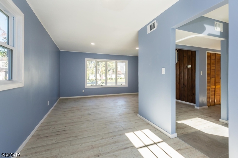 Little Falls Twp., NJ 07424,1 Pine Ct