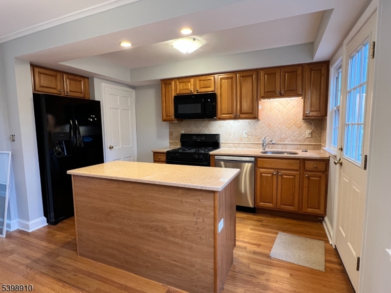 Summit City, NJ 07901,15 Norwood Ave B2 #B2