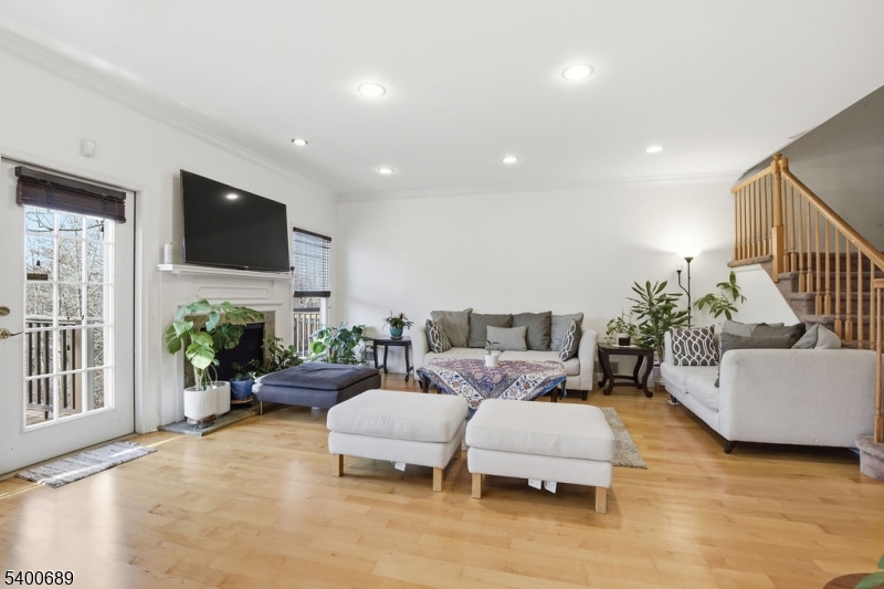 Livingston Twp., NJ 07039,29 Pine Valley Rd