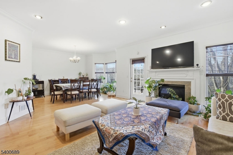 Livingston Twp., NJ 07039,29 Pine Valley Rd